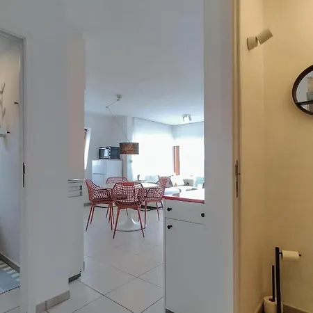 Apartamento 2 Bedroom Awesome In