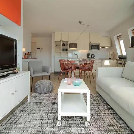 Apartamento 2 Bedroom Awesome In *